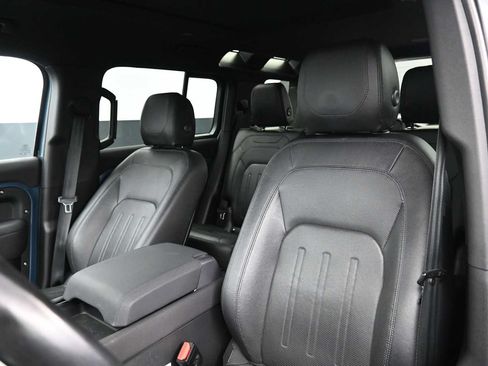 Used 2022 Land Rover Defender 110 SE AWD/4WD image 5