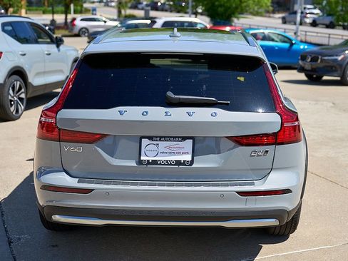 New 2026 Volvo V60 B5 Cross Country Plus w/ Climate Package AWD/4WD image 8
