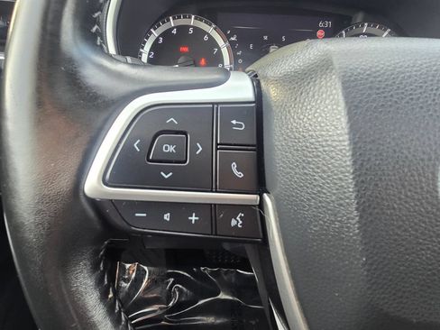 Used 2023 Toyota Highlander XSE AWD/4WD image 19