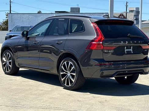 Certified 2025 Volvo XC60 B5 Plus AWD/4WD image 5