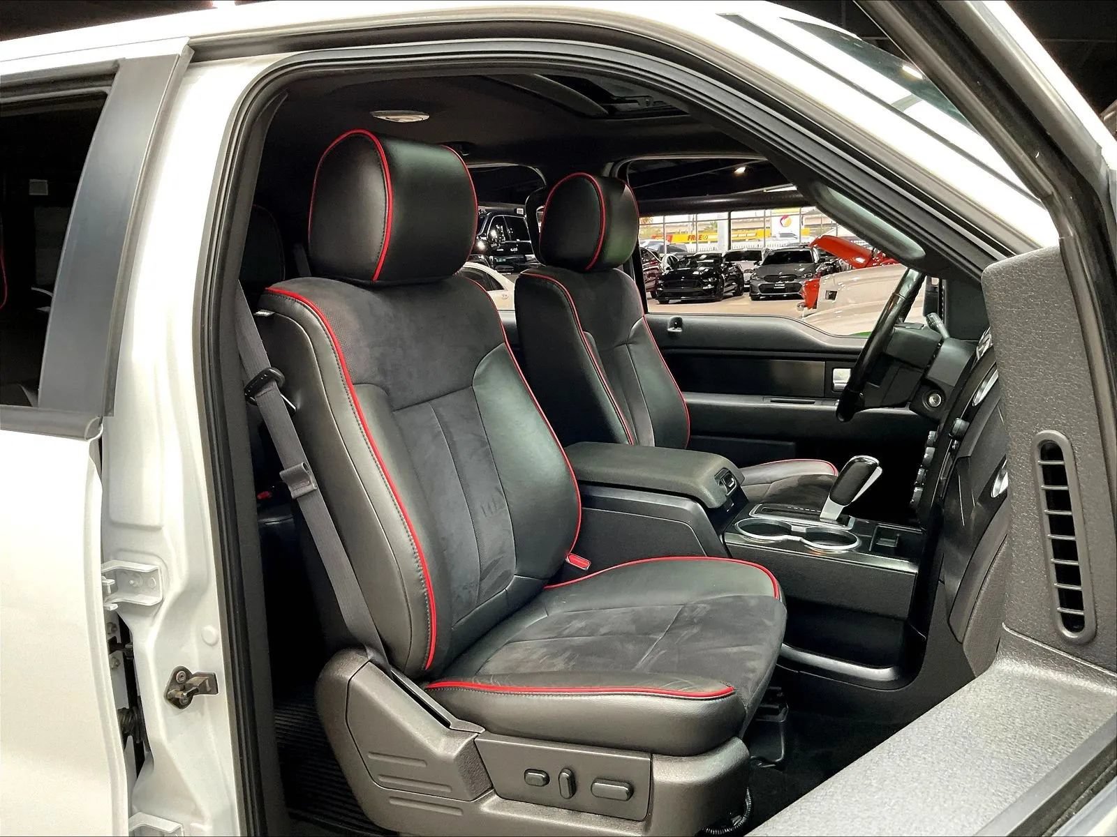 Used 2014 Ford F150 FX4 w/ Equipment Group 402A Luxury AWD/4WD image 12