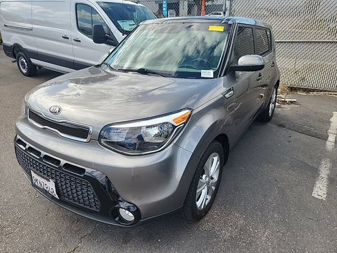 Used 2016 Kia Soul + w/ Primo Package FWD image 3