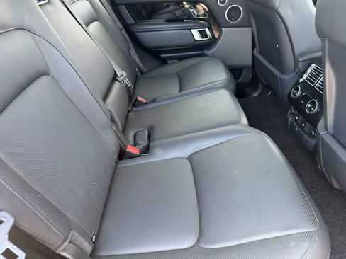 Used 2020 Land Rover Range Rover HSE image 11