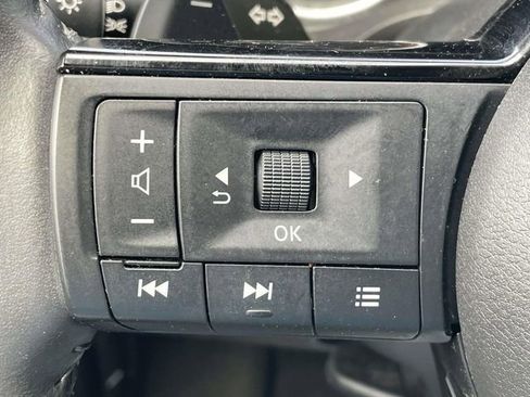 Used 2023 Nissan Rogue SL image 30