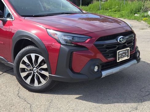 Certified 2025 Subaru Outback Limited AWD/4WD image 2