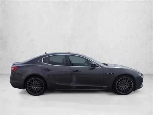 Used 2020 Maserati Ghibli S GranSport image 4