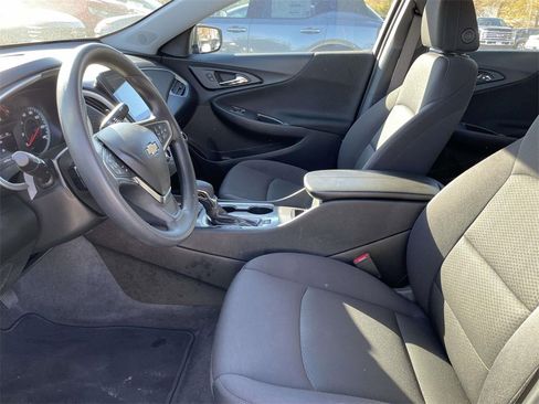 Used 2024 Chevrolet Malibu LT image 14