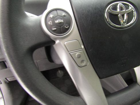 Used 2014 Toyota Prius V Three image 21