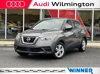 Used 2020 Nissan Kicks S image 1