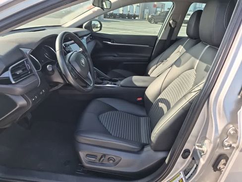 Used 2020 Toyota Camry SE FWD image 9