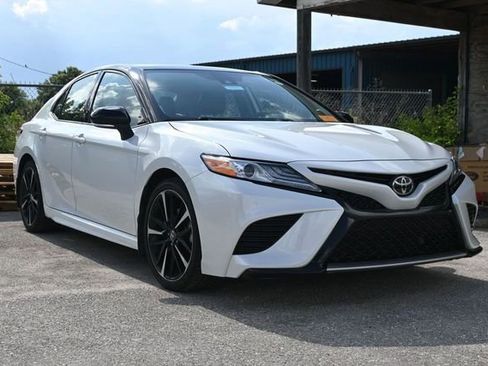 Used 2020 Toyota Camry XSE w/ Navigation Package FWD image 1