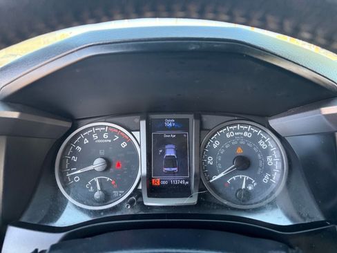 Used 2020 Toyota Tacoma TRD Off-Road w/ TRD Premium Off Road Package AWD/4WD image 31