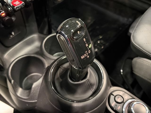 Used 2023 MINI Cooper S w/ Signature Upholstery Package FWD image 29