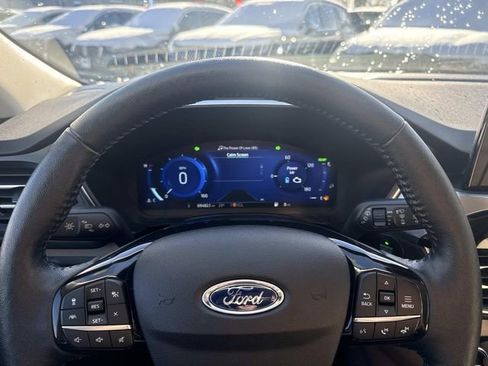 Used 2021 Ford Escape Titanium image 29