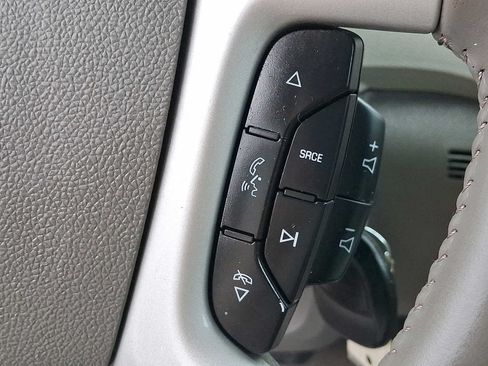 Used 2010 Chevrolet Traverse LT w/ Personal Connectivity Package FWD image 21