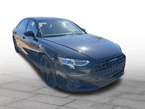 Used 2022 Audi S8 w/ S8 Comfort Plus Package AWD/4WD image 16