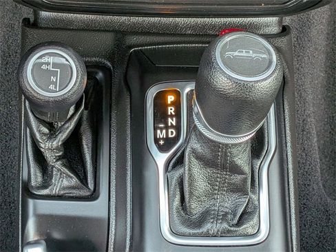 Certified 2022 Jeep Gladiator Sport image 17