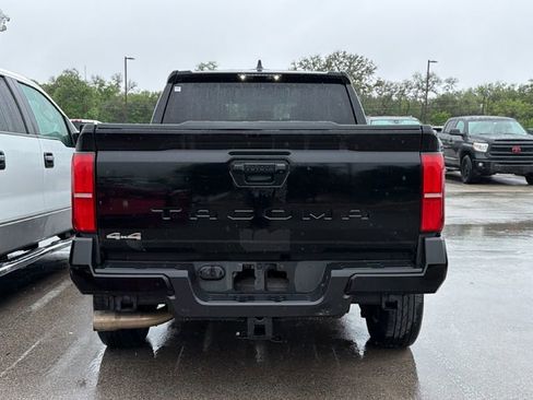 Certified 2024 Toyota Tacoma SR5 AWD/4WD image 9