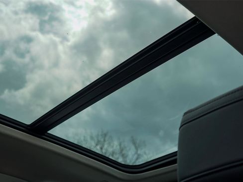 Used 2024 Toyota Tundra Limited AWD/4WD image 32