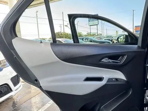 Used 2020 Chevrolet Equinox LT w/ Driver Convenience Package image 22