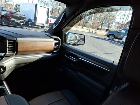 Used 2024 Chevrolet Silverado 1500 High Country w/ High Country Premium Package image 16