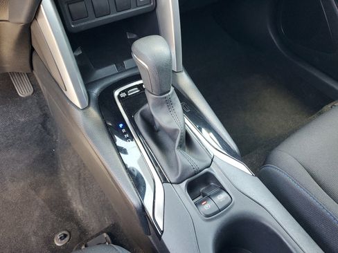 Used 2024 Toyota Corolla Cross AWD Hybrid w/ Moonroof Package image 21