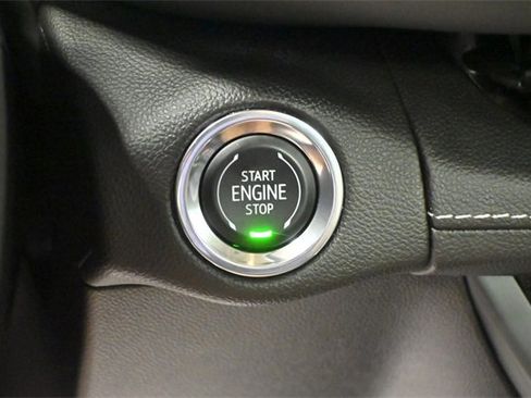 Certified 2022 Buick Envision Essence w/ Technology Package II image 26