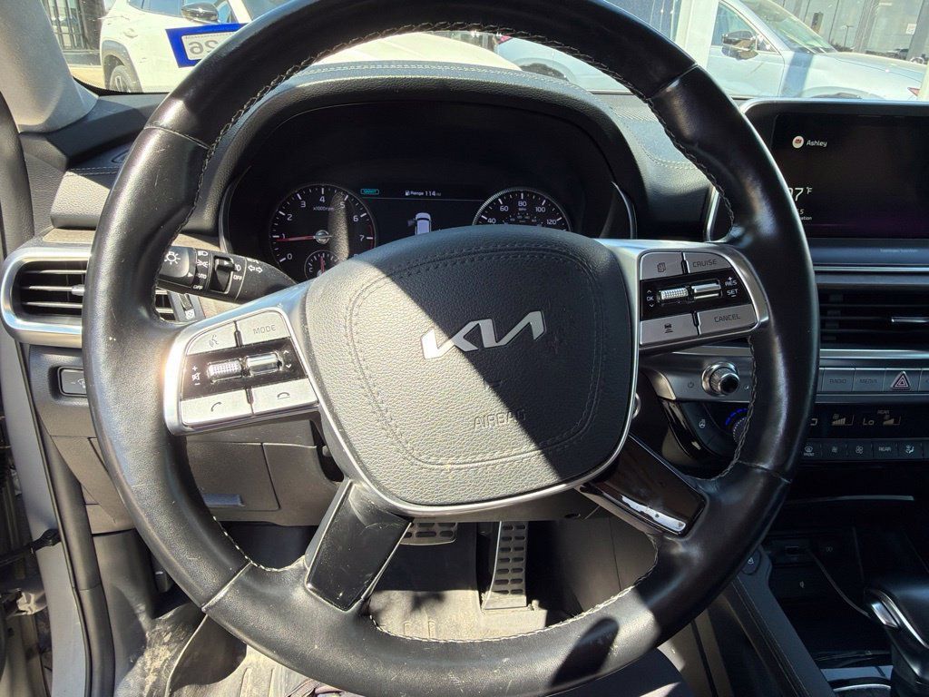 Used 2022 Kia Telluride SX w/ SX Prestige Package AWD/4WD image 3