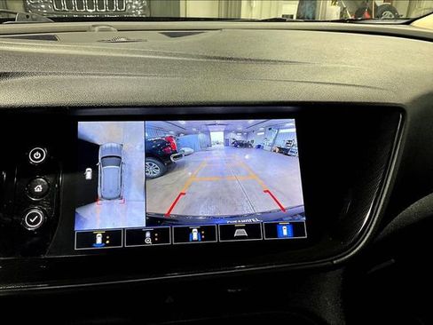 Used 2021 Buick Envision Essence w/ Technology Package I FWD image 13