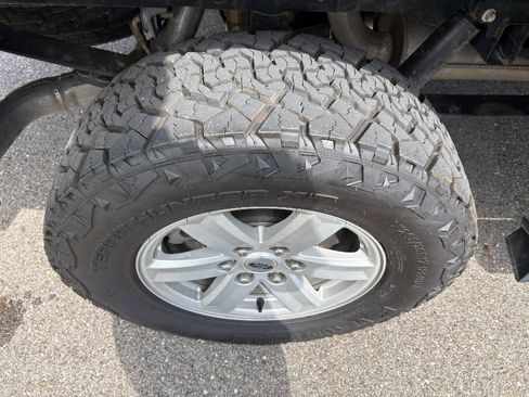 Used 2021 Ford F150 XLT AWD/4WD image 11