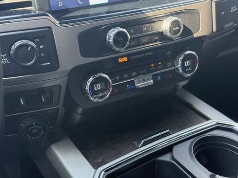 Used 2022 Ford F250 Lariat w/ Black Appearance Package AWD/4WD image 26