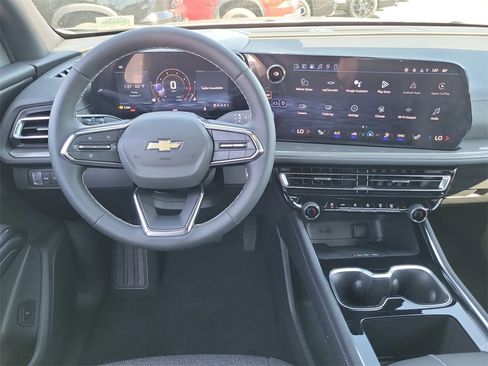 New 2026 Chevrolet Traverse LT image 4