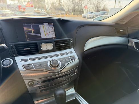 Used 2016 INFINITI Q70 3.7 image 13