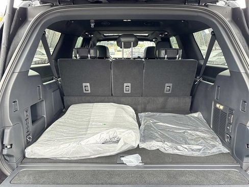 New 2025 Lincoln Navigator L Reserve w/ Jet Appearance Package image 12