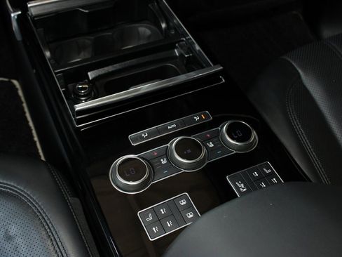 Used 2016 Land Rover Range Rover Autobiography image 16