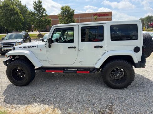 Used 2017 Jeep Wrangler Unlimited Rubicon AWD/4WD image 2