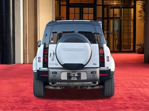 Used 2021 Land Rover Defender 110 X-Dynamic HSE image 11