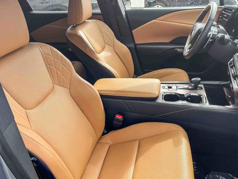 Certified 2024 Lexus RX 350h w/ Convenience Package image 16