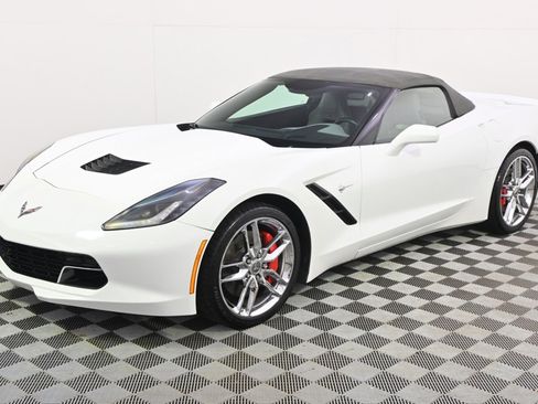Used 2014 Chevrolet Corvette Z51 w/ 3LT Preferred Equipment Group image 2