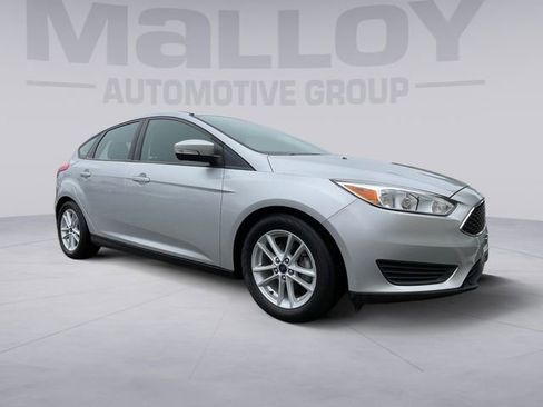Used 2018 Ford Focus SE w/ Cold Weather Package image 7