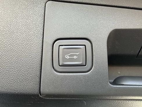 Certified 2024 Cadillac XT5 Luxury w/ LPO, Floor Liner Package AWD/4WD image 26