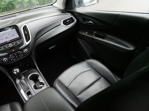 Used 2018 Chevrolet Equinox Premier AWD/4WD image 11