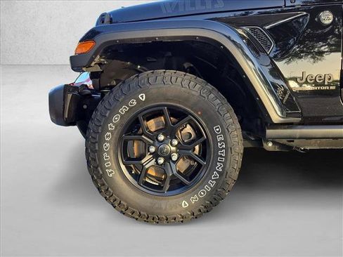 Used 2024 Jeep Gladiator Sport AWD/4WD image 22