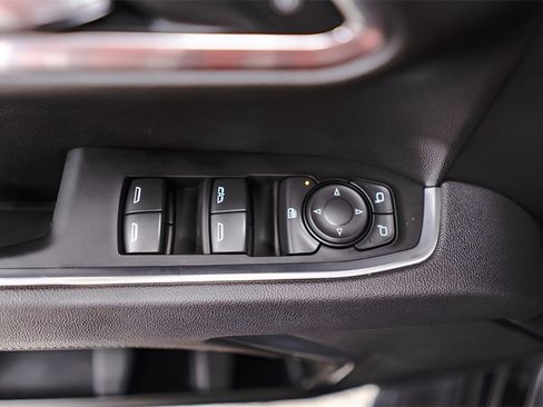 Used 2025 GMC Sierra 1500 Elevation image 23