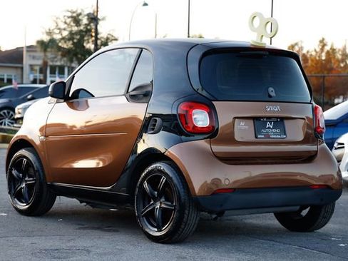 Used 2016 smart fortwo passion image 9