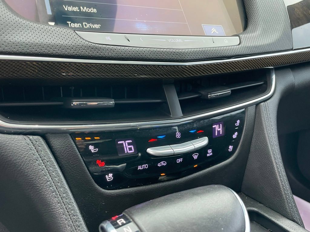 Used 2018 Cadillac CT6 Luxury w/ Active Chassis Package AWD/4WD image 17