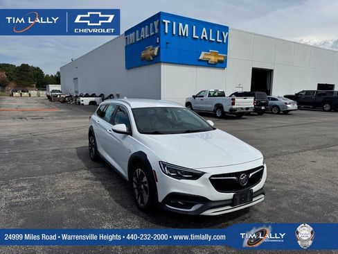 Certified 2018 Buick Regal Essence w/ Driver Confidence Package #1 AWD/4WD image 1