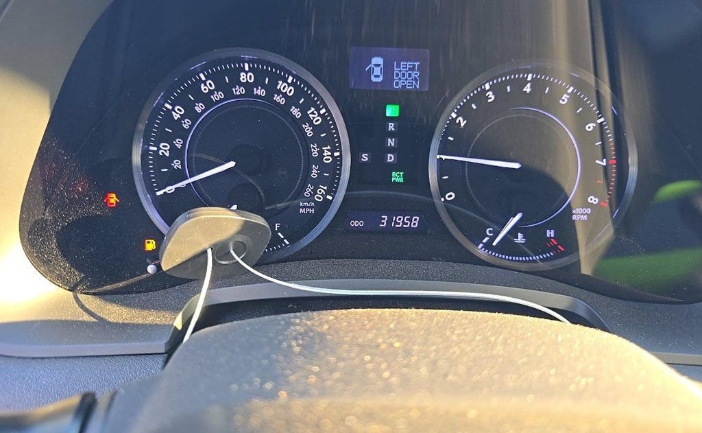 Used 2013 Lexus IS 250C w/ Luxury Pkg RWD image 10