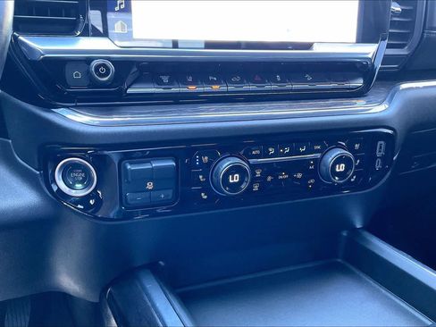 Used 2024 Chevrolet Silverado 2500 LTZ w/ LTZ Plus Package AWD/4WD image 31