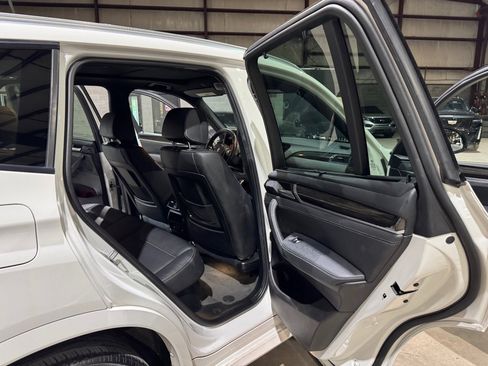 Used 2017 BMW X3 xDrive28i image 21